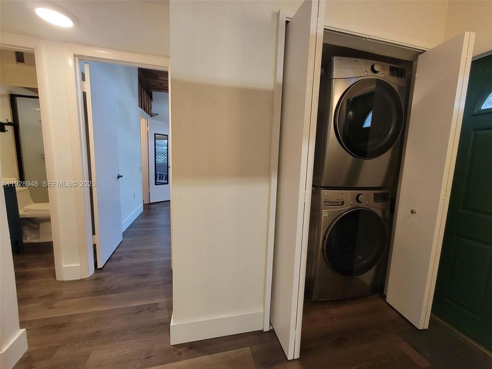 На продажу: $459,000 (2 спален, 2 ванн, 1080 Квадратных фут)