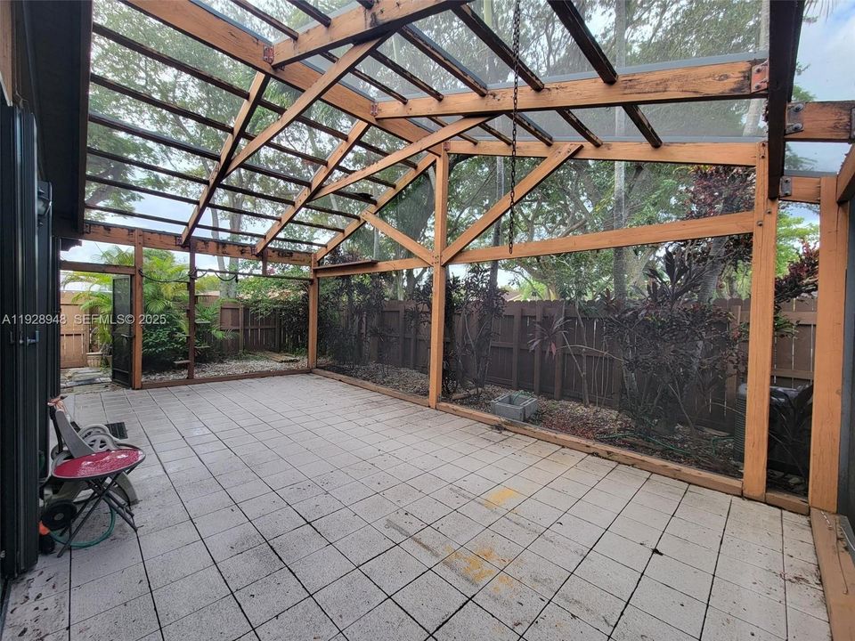 На продажу: $459,000 (2 спален, 2 ванн, 1080 Квадратных фут)