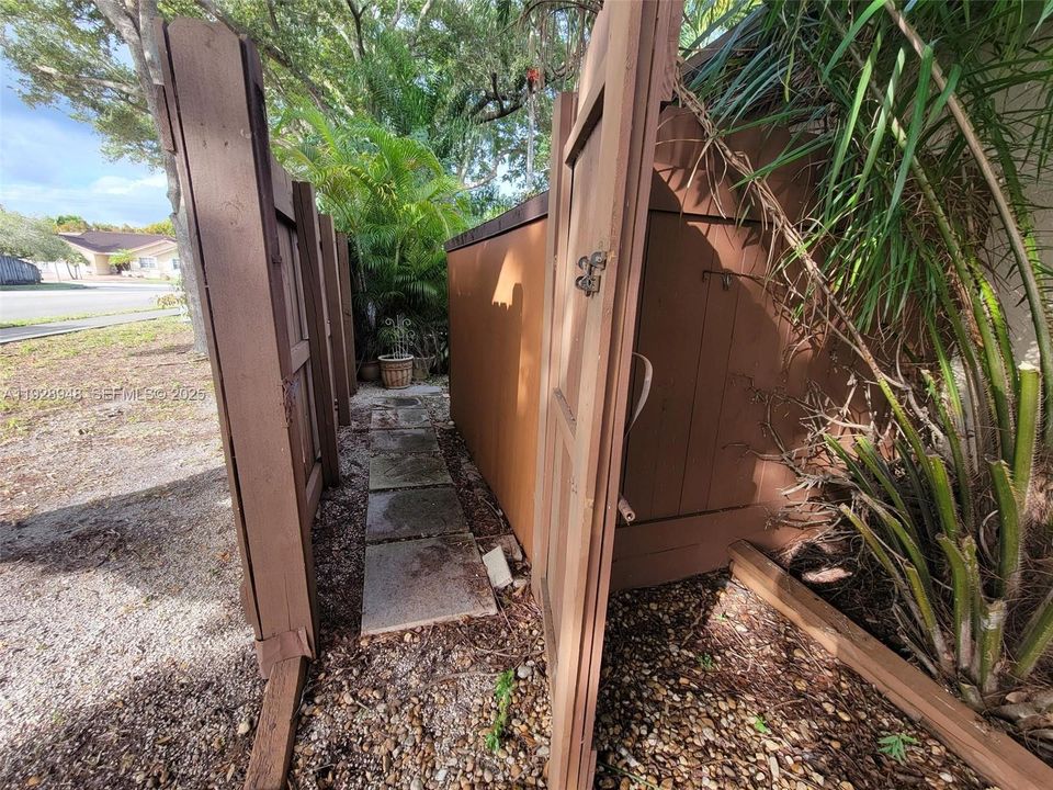 На продажу: $459,000 (2 спален, 2 ванн, 1080 Квадратных фут)