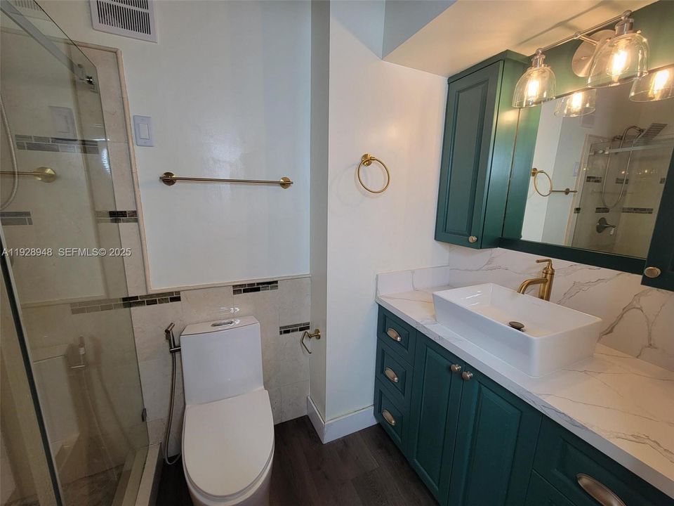 На продажу: $459,000 (2 спален, 2 ванн, 1080 Квадратных фут)