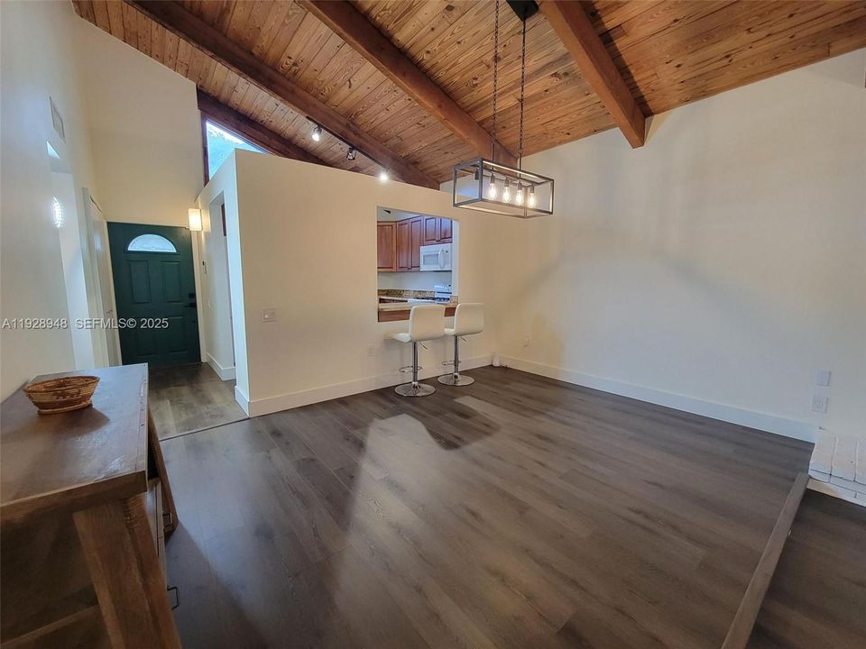 На продажу: $459,000 (2 спален, 2 ванн, 1080 Квадратных фут)