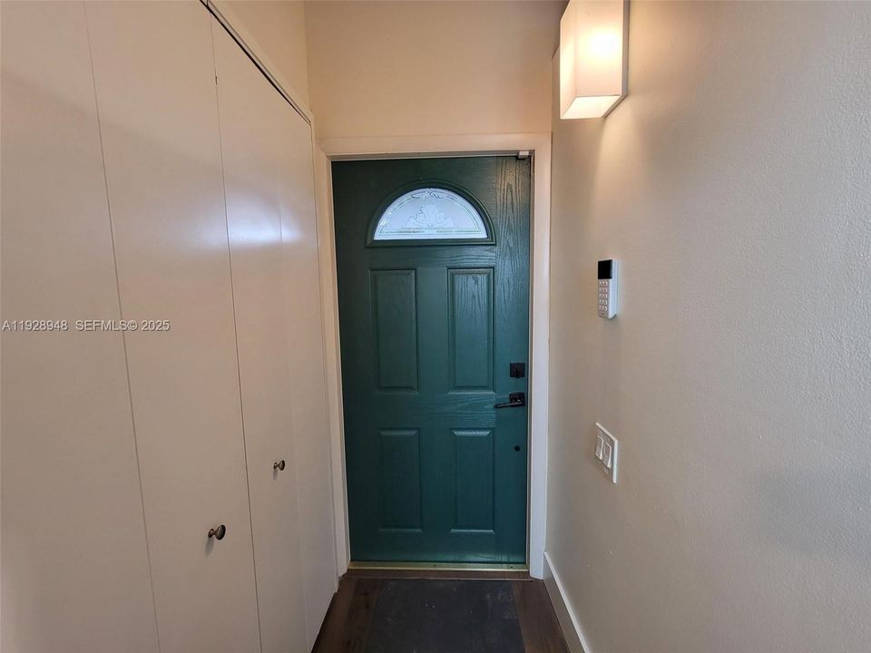 На продажу: $459,000 (2 спален, 2 ванн, 1080 Квадратных фут)