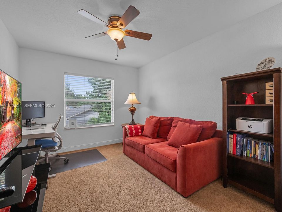 En Renta: $3,700 (3 camas, 2 baños, 1985 Pies cuadrados)