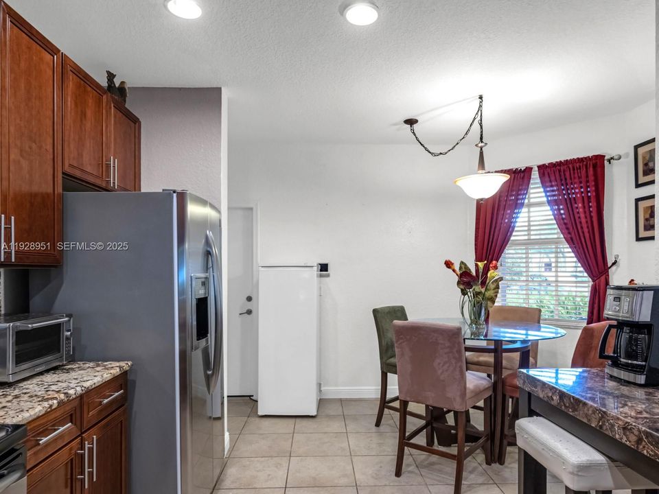 En Renta: $3,700 (3 camas, 2 baños, 1985 Pies cuadrados)