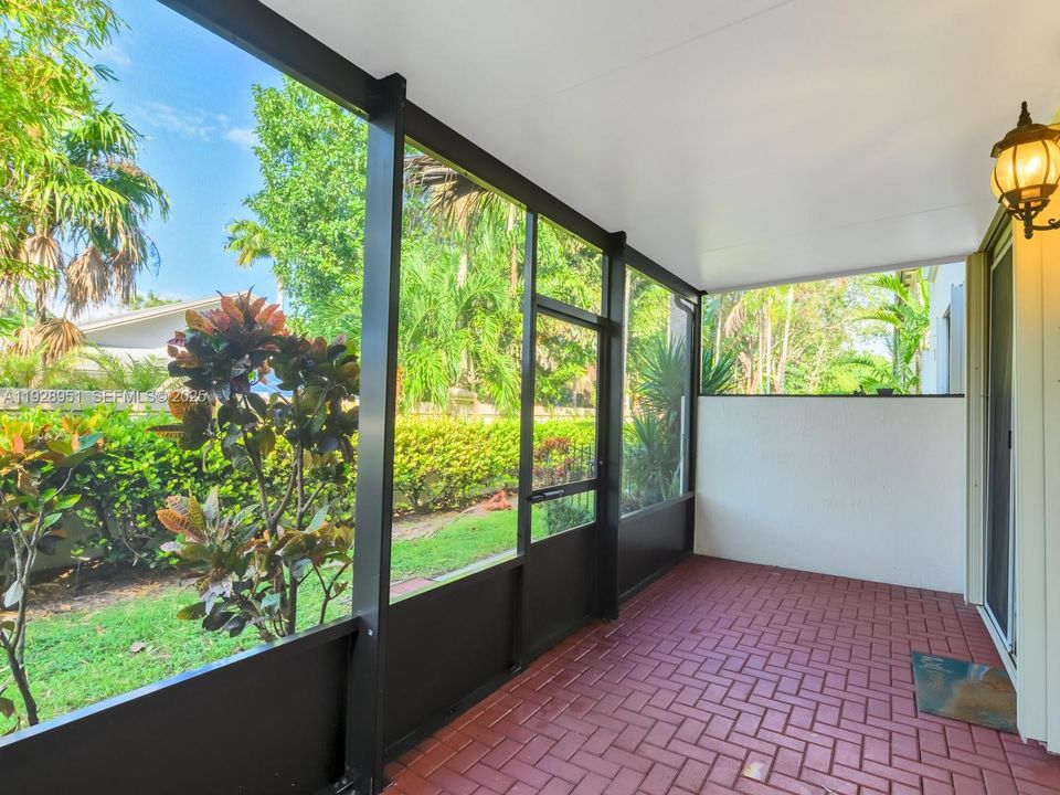 En Renta: $3,700 (3 camas, 2 baños, 1985 Pies cuadrados)