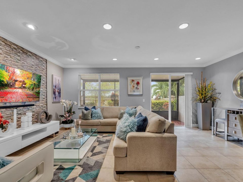 En Renta: $3,700 (3 camas, 2 baños, 1985 Pies cuadrados)