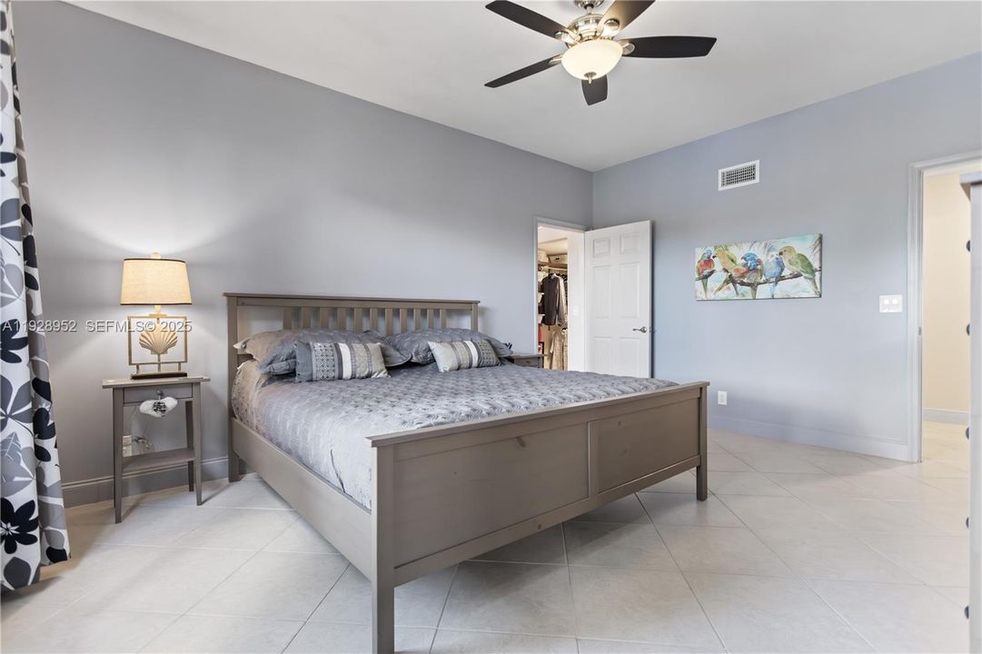 For Sale: $399,900 (2 beds, 2 baths, 1380 Square Feet)