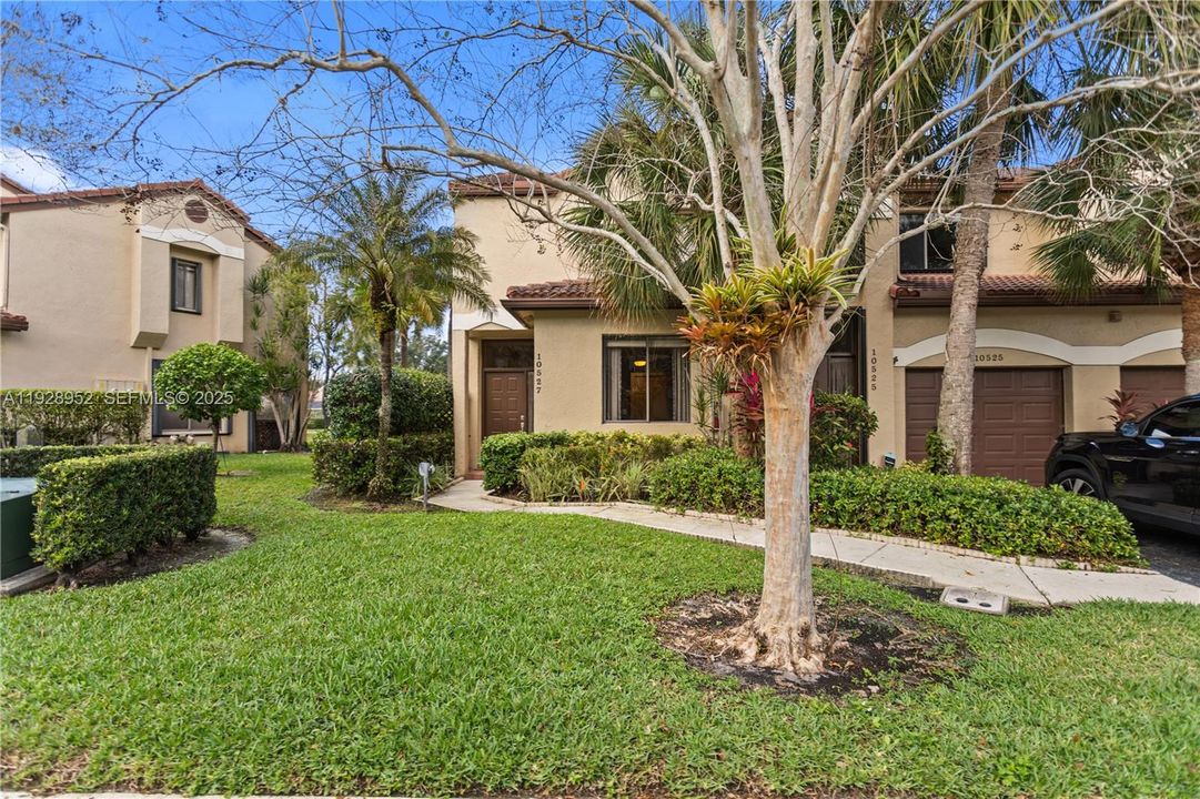 For Sale: $399,900 (2 beds, 2 baths, 1380 Square Feet)