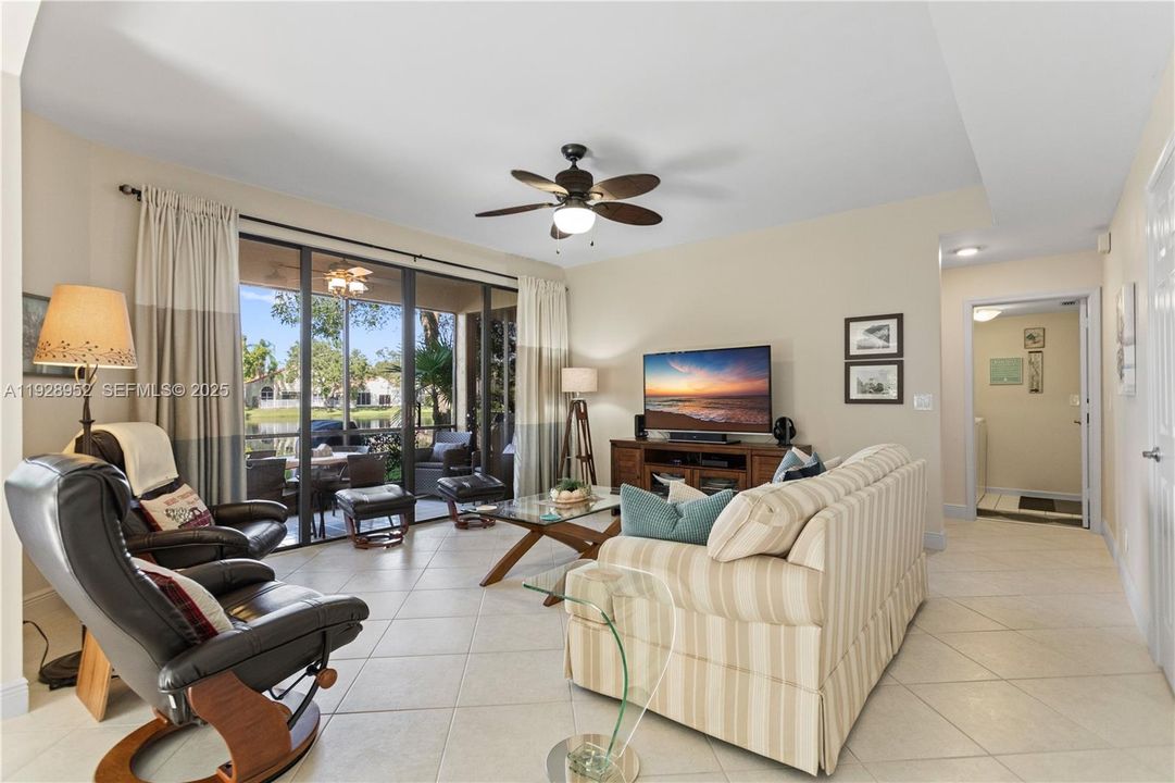 For Sale: $399,900 (2 beds, 2 baths, 1380 Square Feet)