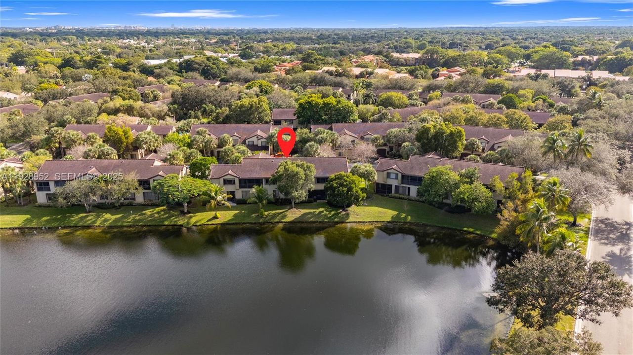 For Sale: $399,900 (2 beds, 2 baths, 1380 Square Feet)