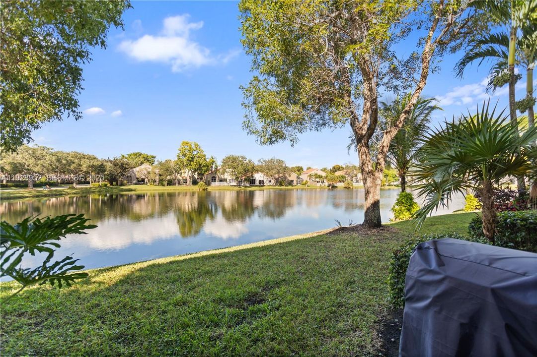 For Sale: $399,900 (2 beds, 2 baths, 1380 Square Feet)