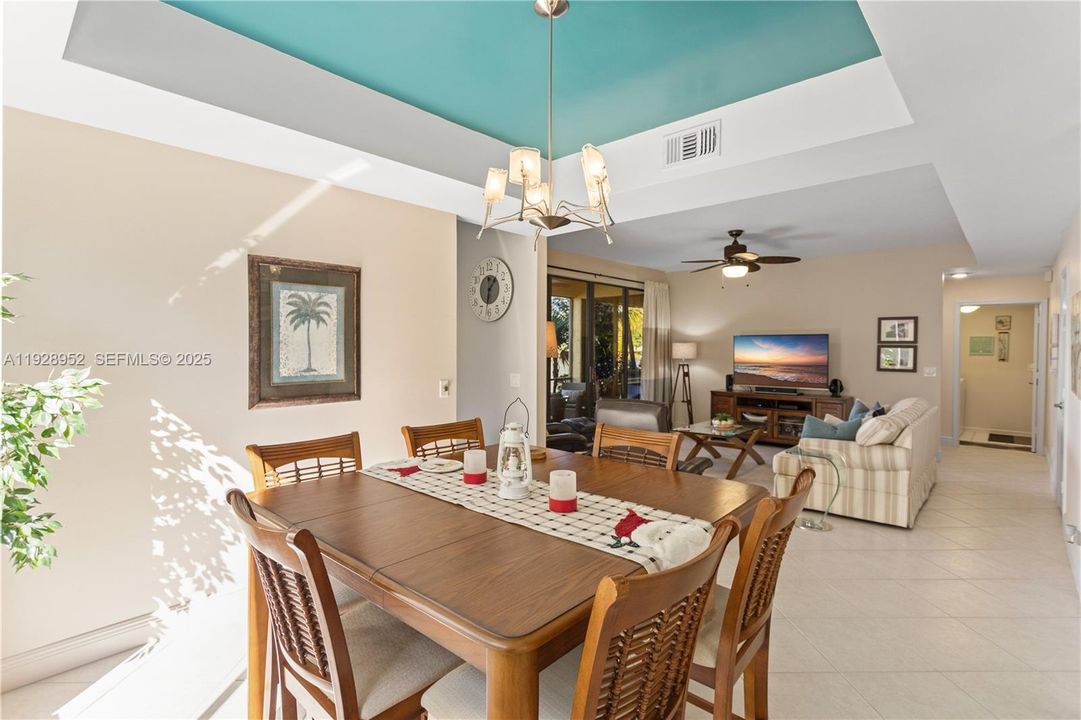 For Sale: $399,900 (2 beds, 2 baths, 1380 Square Feet)