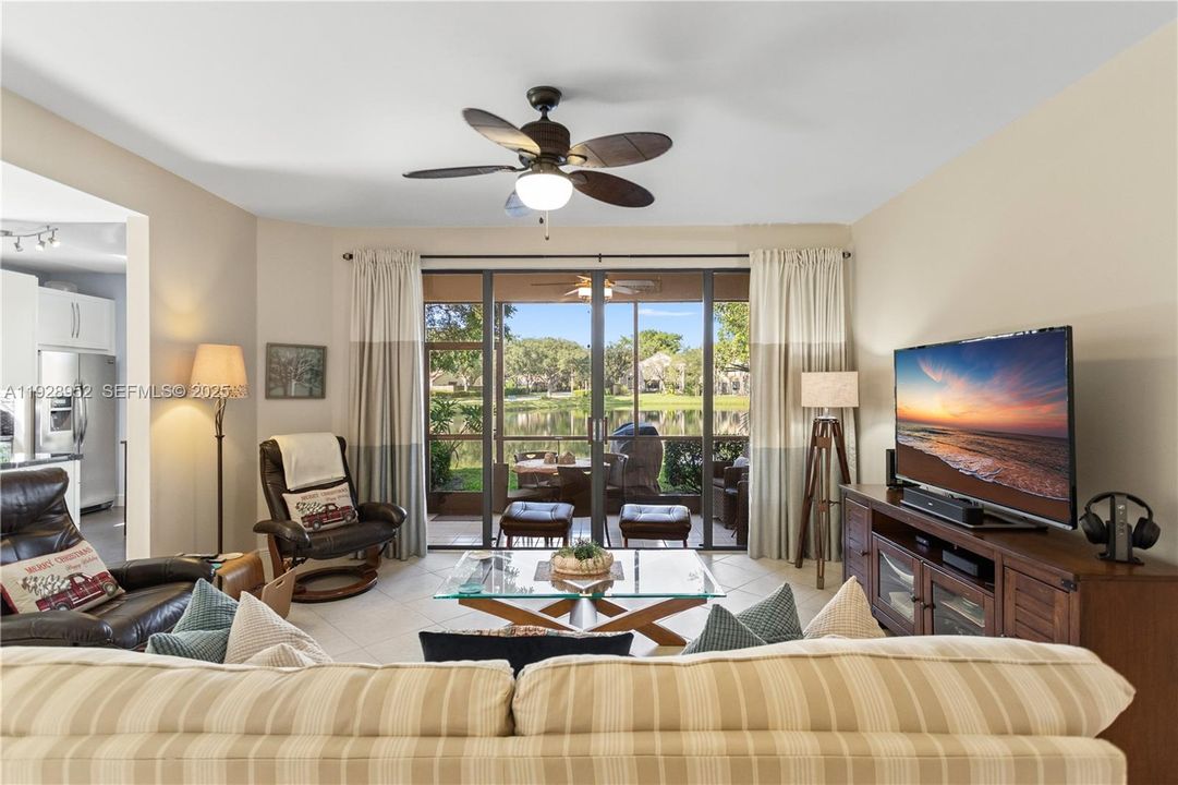 For Sale: $399,900 (2 beds, 2 baths, 1380 Square Feet)