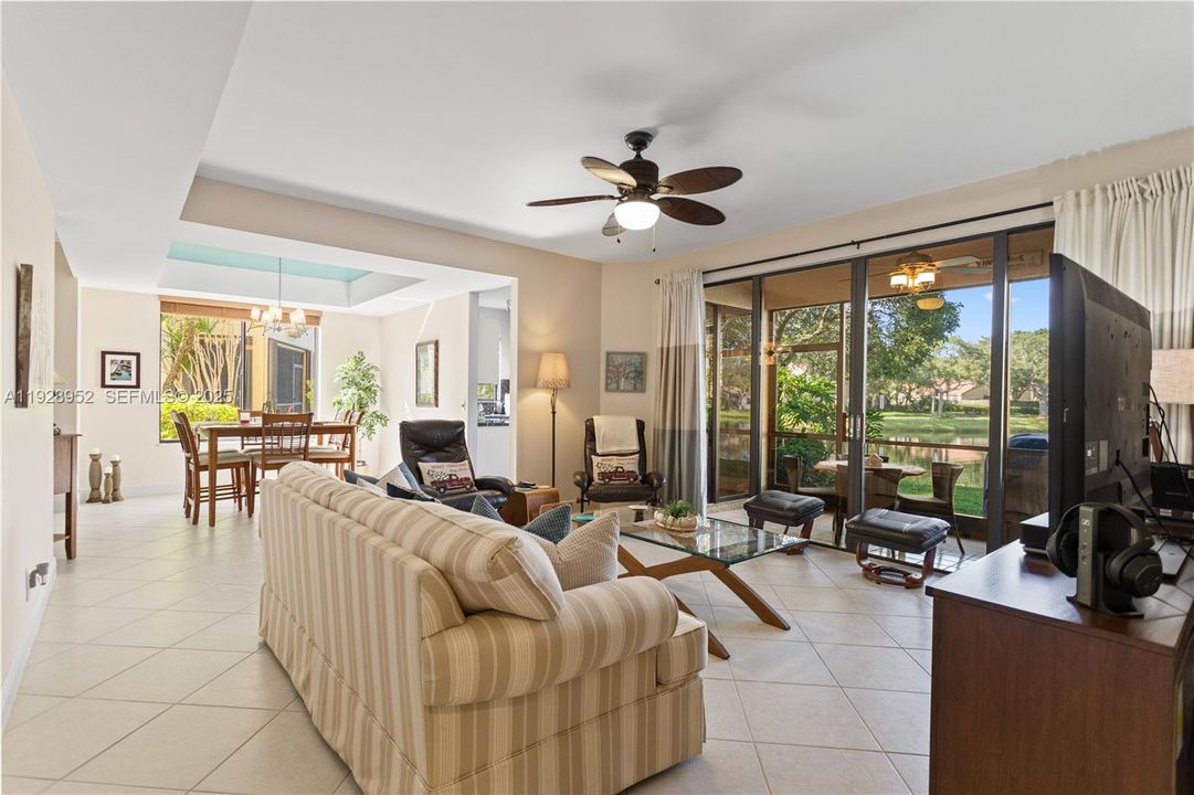 For Sale: $399,900 (2 beds, 2 baths, 1380 Square Feet)