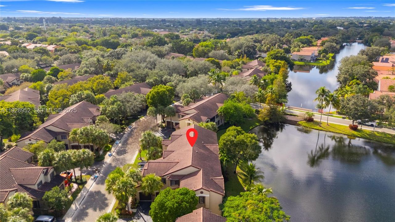 For Sale: $399,900 (2 beds, 2 baths, 1380 Square Feet)