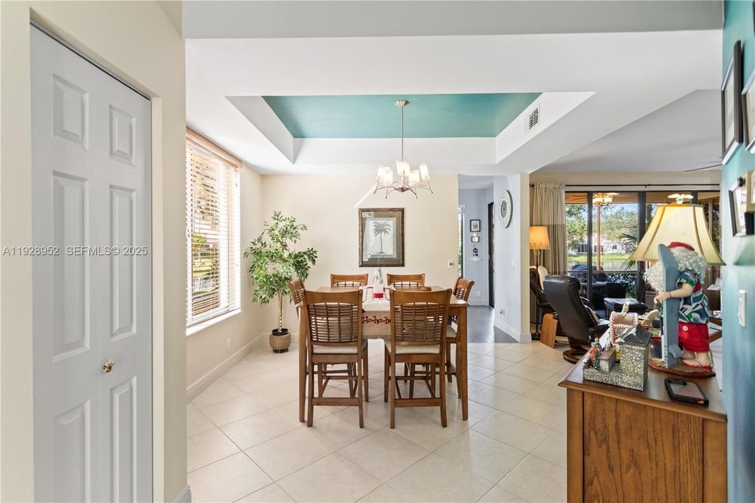 For Sale: $399,900 (2 beds, 2 baths, 1380 Square Feet)