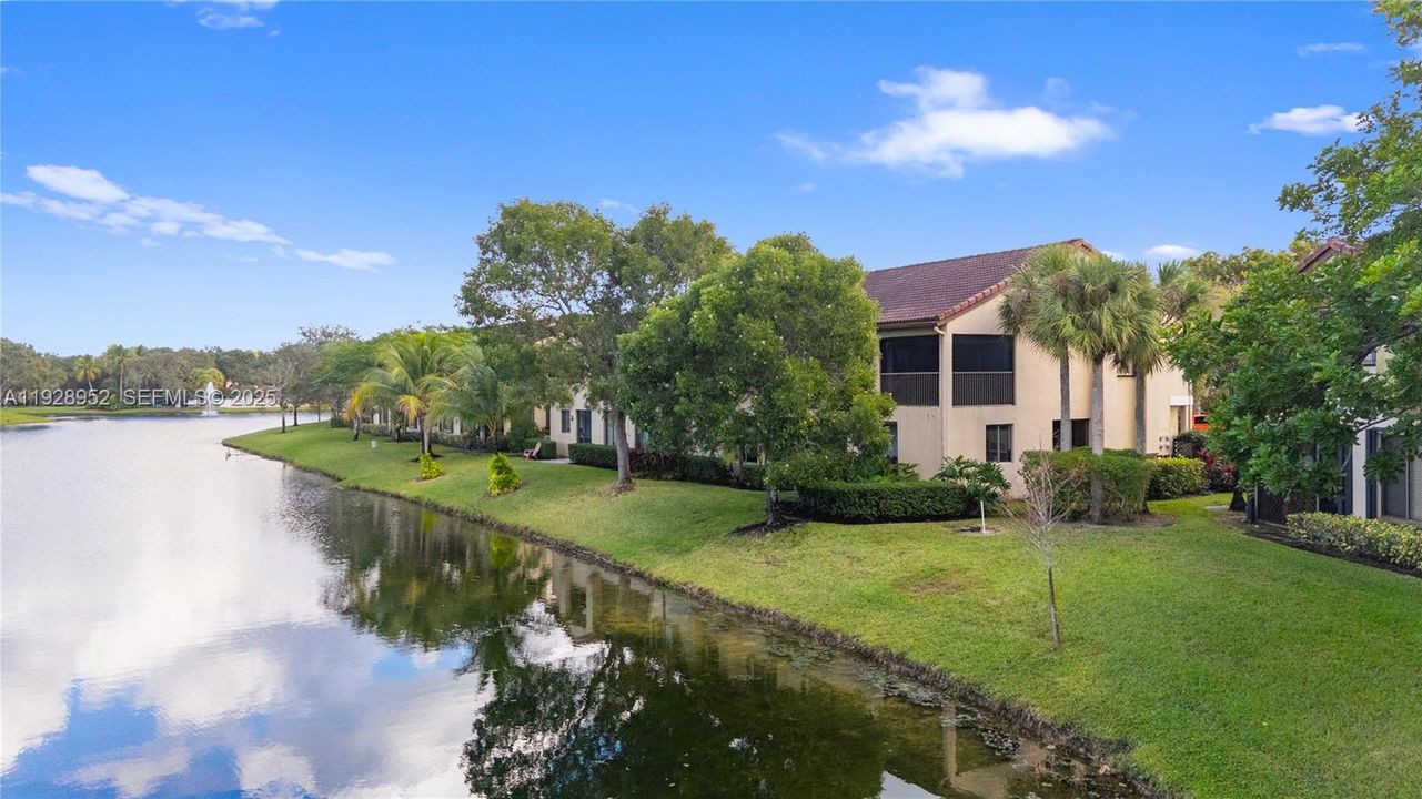 For Sale: $399,900 (2 beds, 2 baths, 1380 Square Feet)