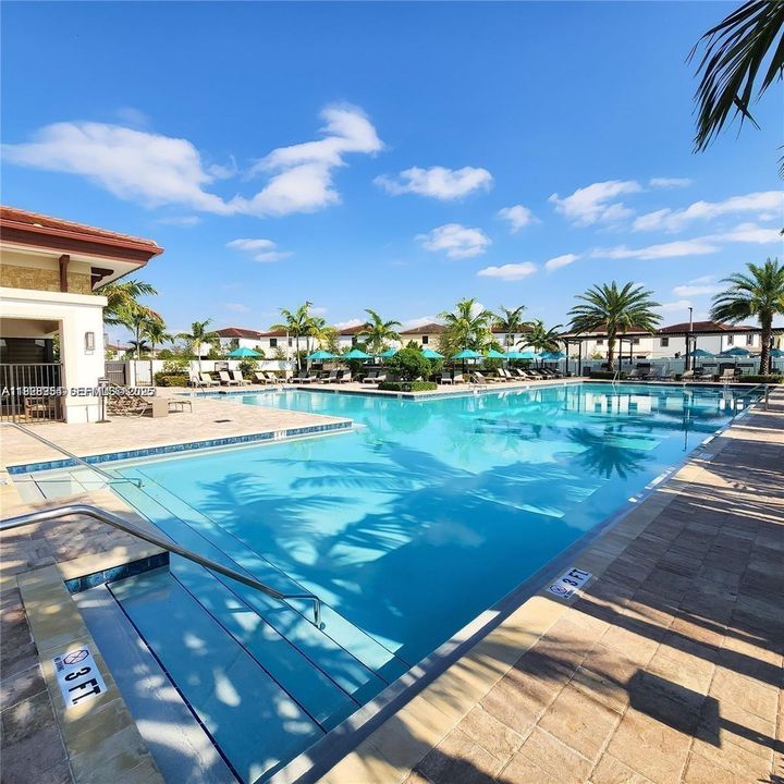 En Renta: $3,100 (3 camas, 2 baños, 1540 Pies cuadrados)