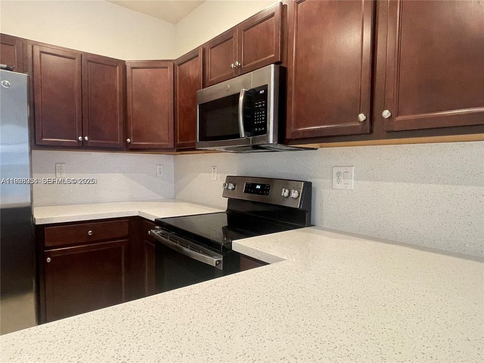 En Renta: $3,100 (3 camas, 2 baños, 1540 Pies cuadrados)