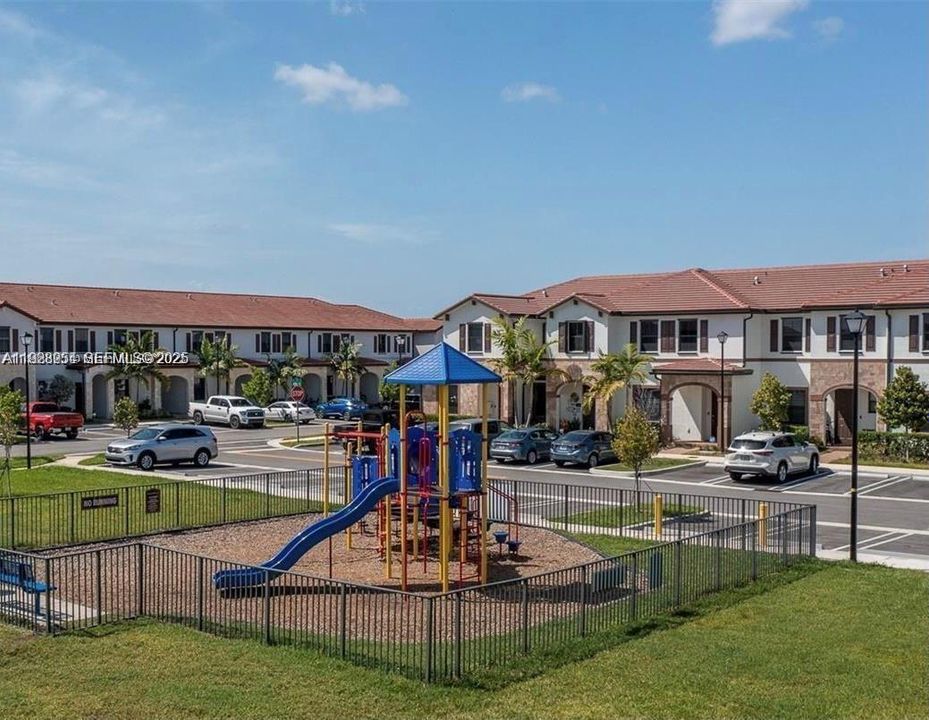 En Renta: $3,100 (3 camas, 2 baños, 1540 Pies cuadrados)