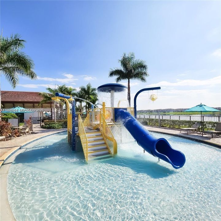 En Renta: $3,100 (3 camas, 2 baños, 1540 Pies cuadrados)