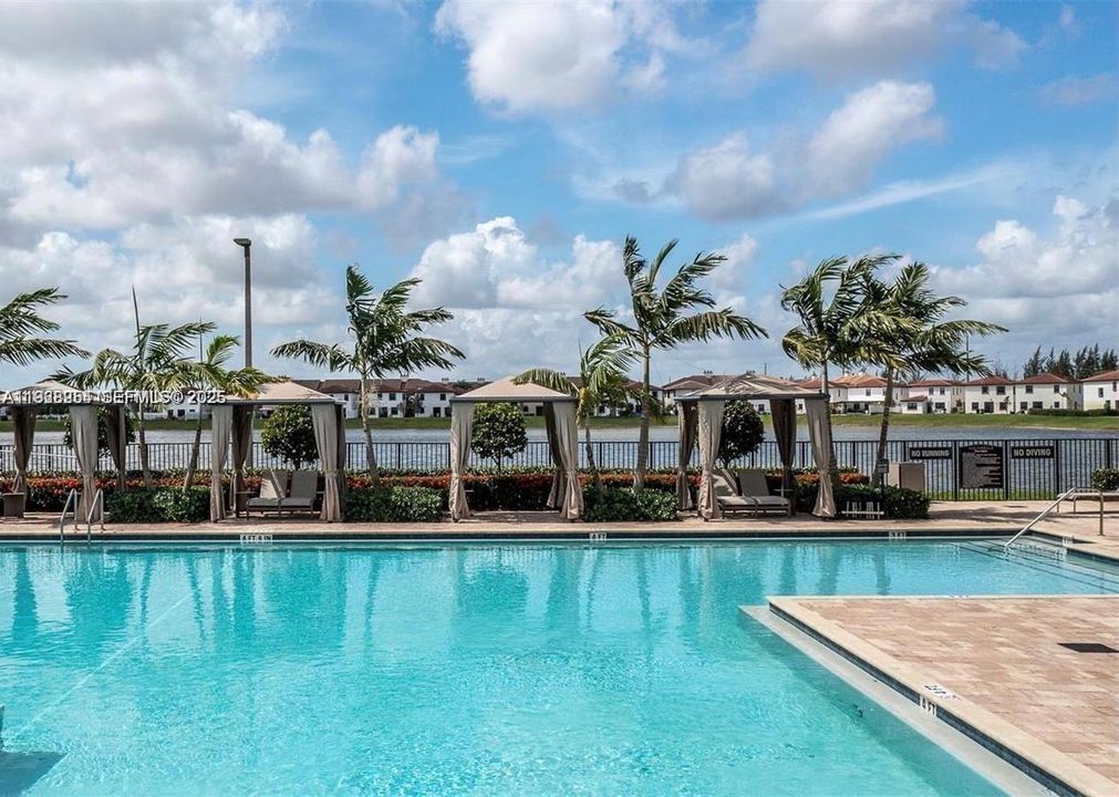 En Renta: $3,100 (3 camas, 2 baños, 1540 Pies cuadrados)