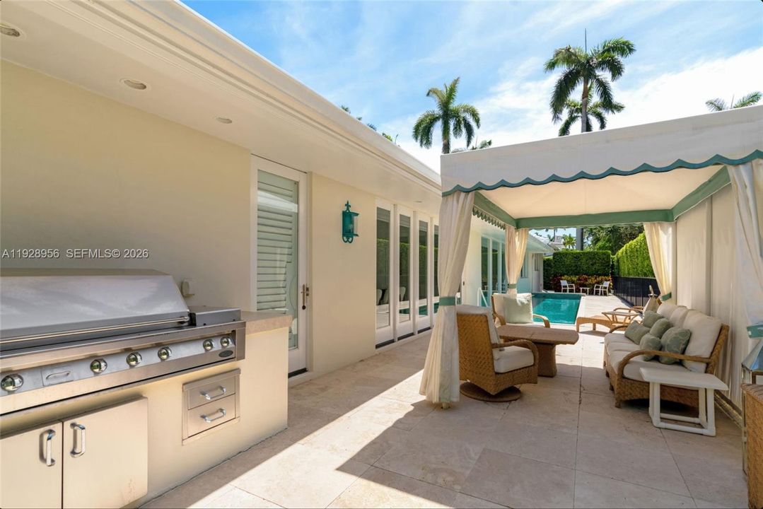 For Rent: $50,000 (5 beds, 5 baths, 5717 Square Feet)