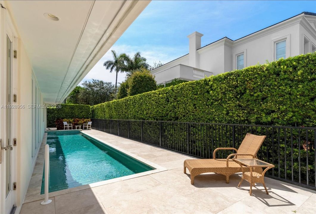 For Rent: $50,000 (5 beds, 5 baths, 5717 Square Feet)