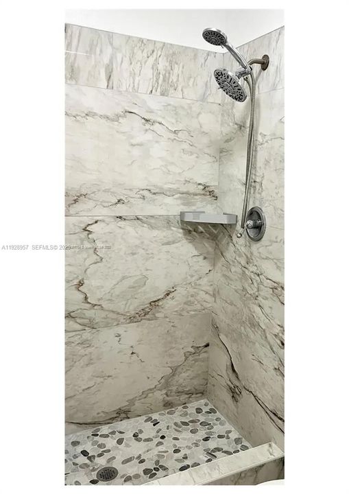 For Rent: $1,300 (1 beds, 1 baths, 1537 Square Feet)