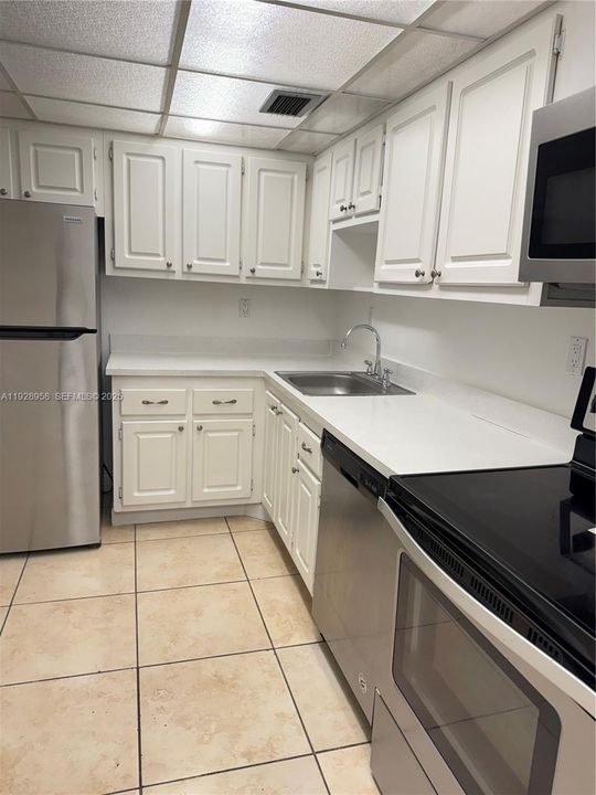 For Rent: $1,750 (1 beds, 1 baths, 673 Square Feet)