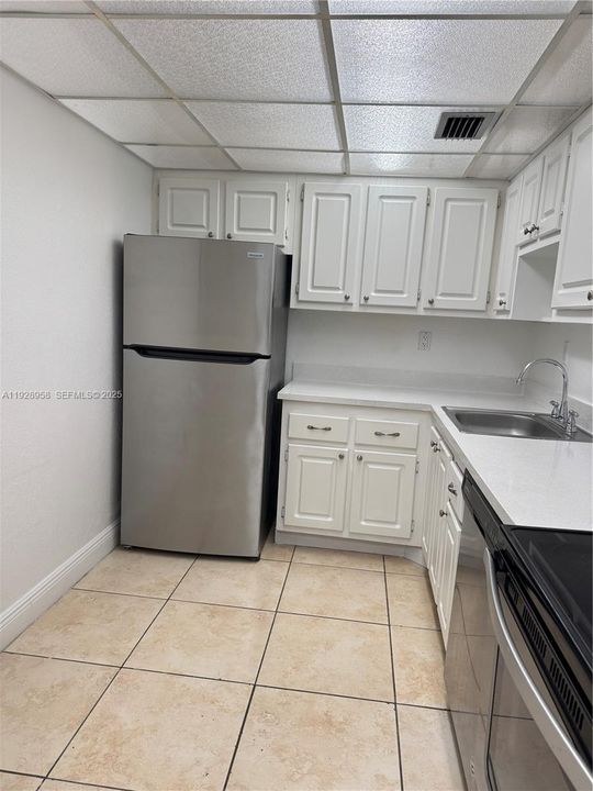 For Rent: $1,750 (1 beds, 1 baths, 673 Square Feet)