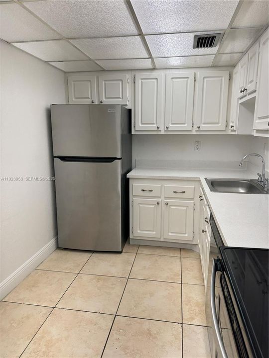 For Rent: $1,750 (1 beds, 1 baths, 673 Square Feet)