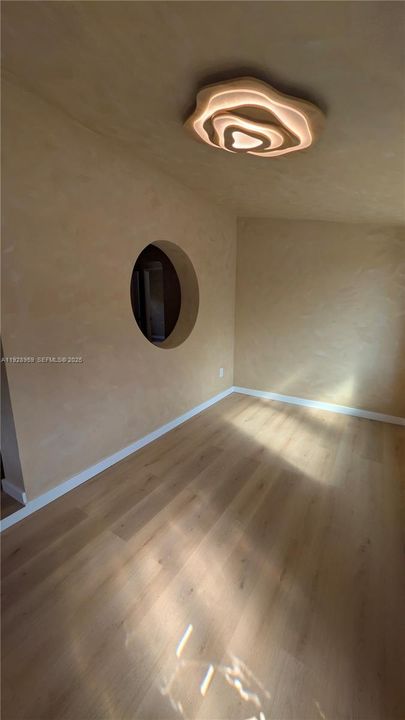 В аренду: $2,499 (2 спален, 1 ванн, 2042 Квадратных фут)