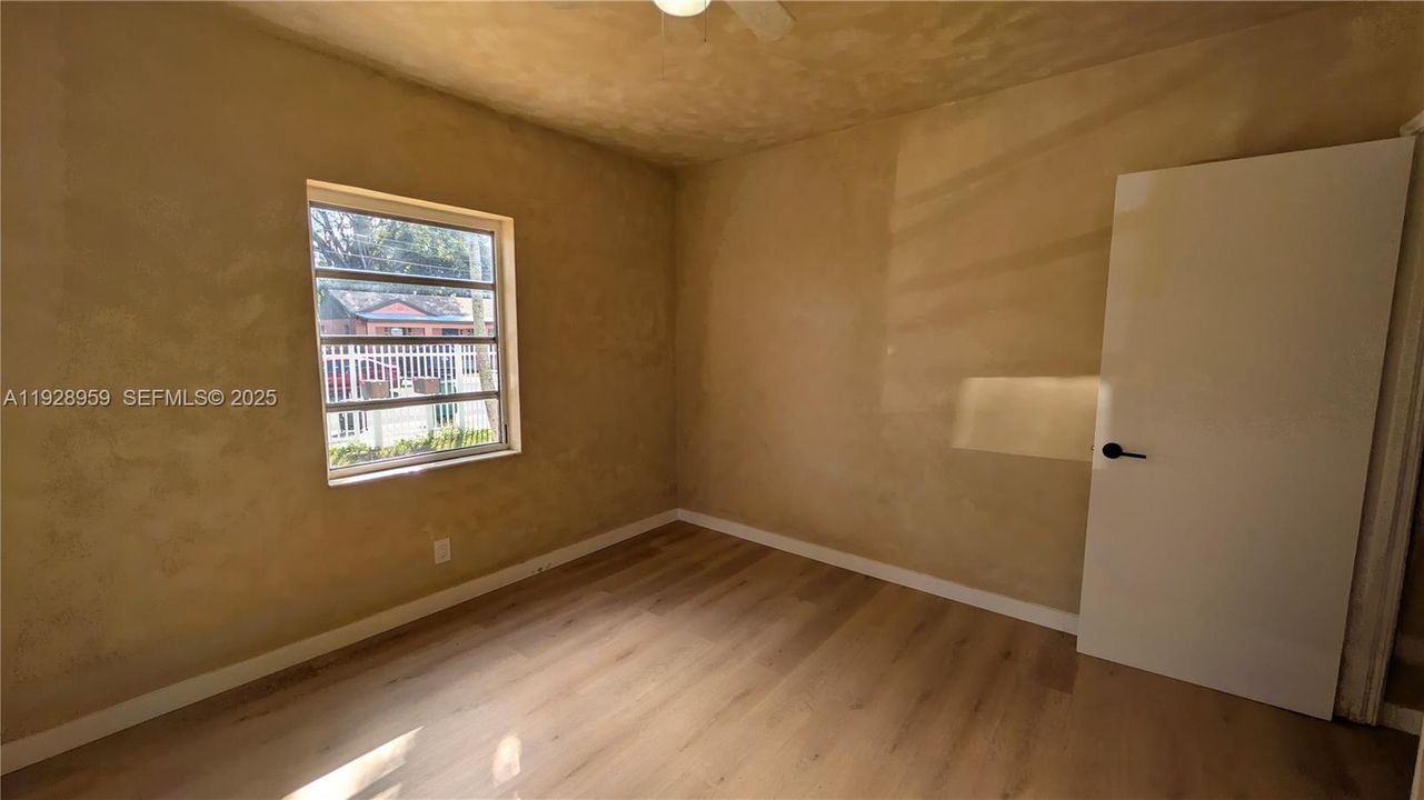 В аренду: $2,499 (2 спален, 1 ванн, 2042 Квадратных фут)