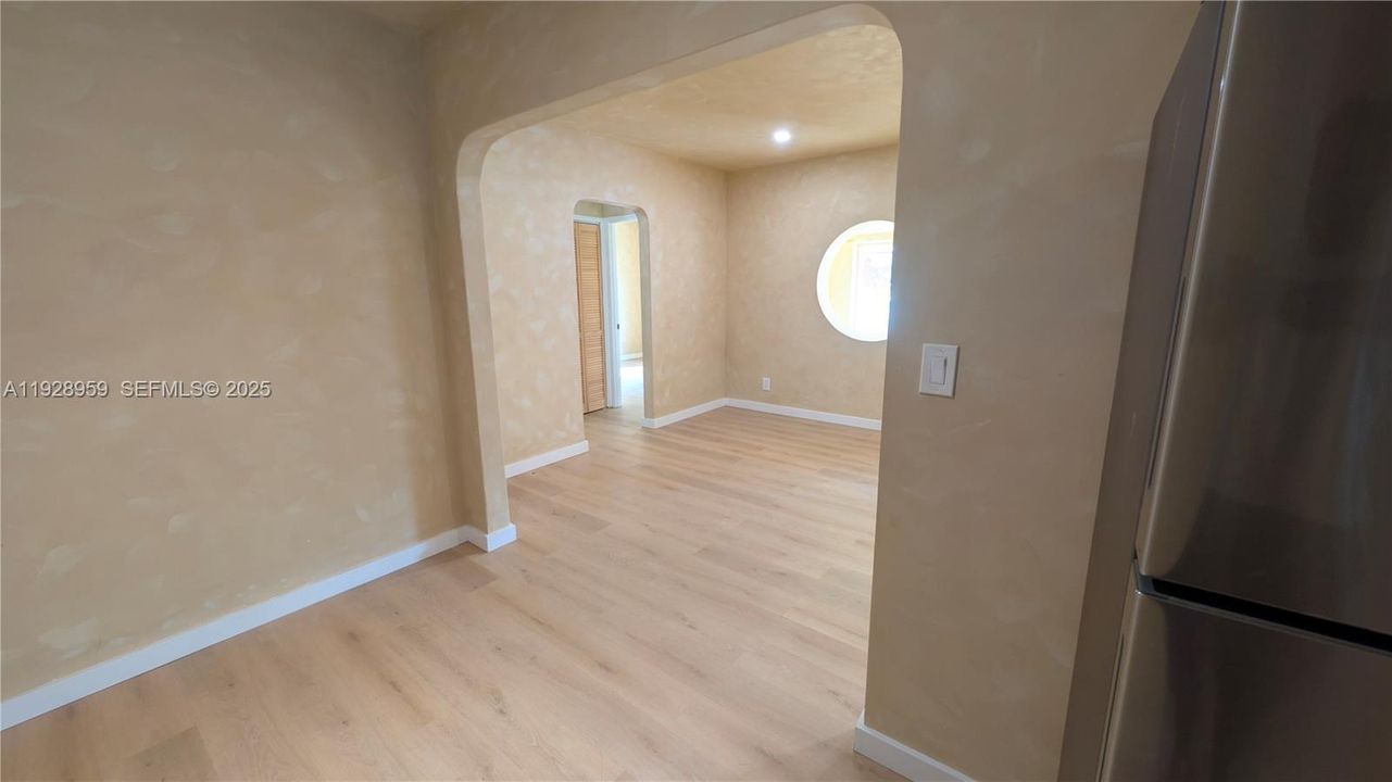 В аренду: $2,499 (2 спален, 1 ванн, 2042 Квадратных фут)