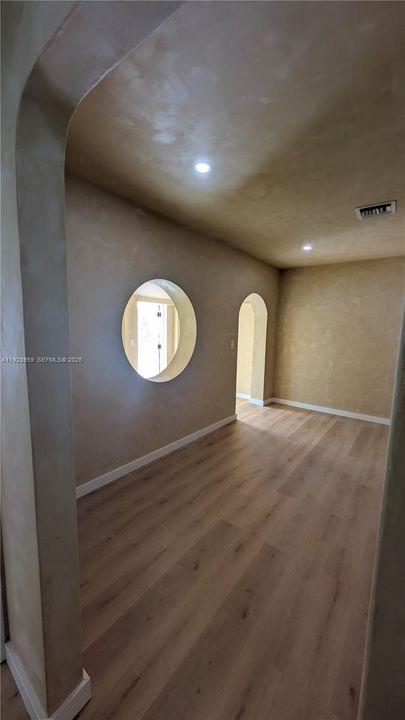 В аренду: $2,499 (2 спален, 1 ванн, 2042 Квадратных фут)