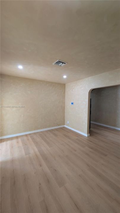 В аренду: $2,499 (2 спален, 1 ванн, 2042 Квадратных фут)