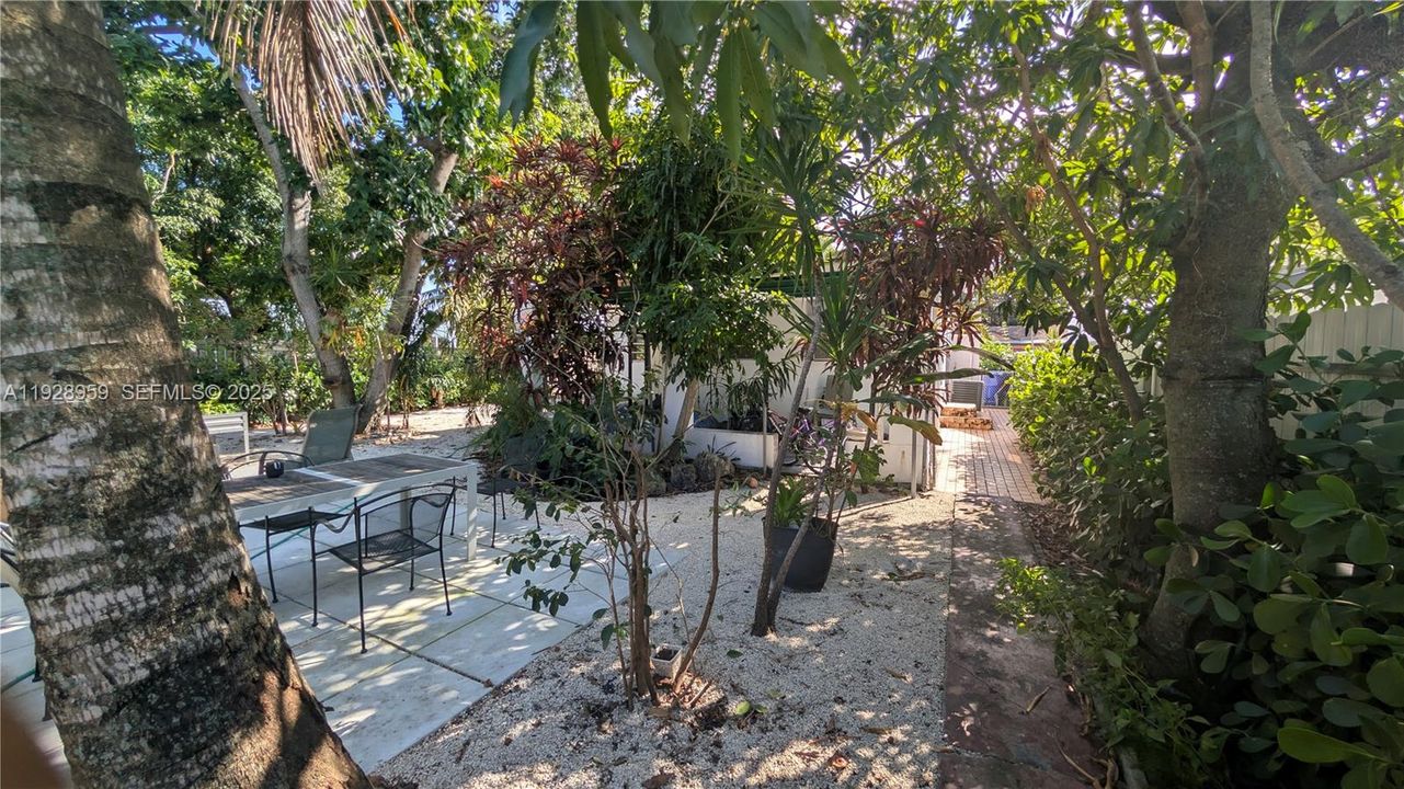 В аренду: $2,499 (2 спален, 1 ванн, 2042 Квадратных фут)