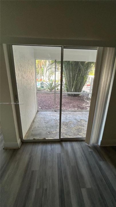 出租: $1,700 (1 贝兹, 1 浴室, 695 平方英尺)