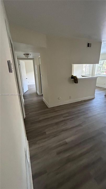 出租: $1,700 (1 贝兹, 1 浴室, 695 平方英尺)