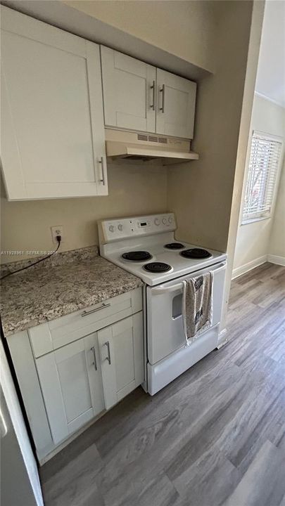 出租: $1,700 (1 贝兹, 1 浴室, 695 平方英尺)