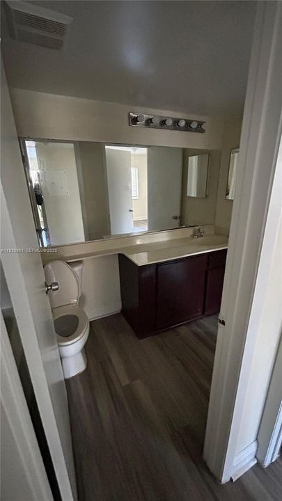 出租: $1,700 (1 贝兹, 1 浴室, 695 平方英尺)