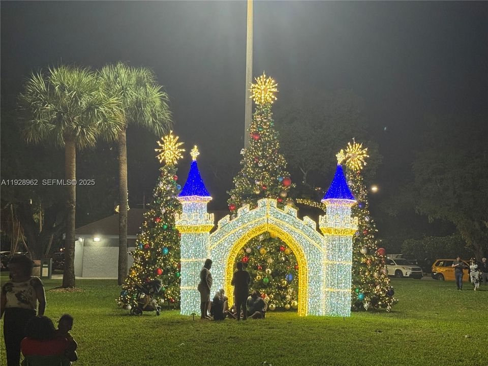 For Rent: $1,999 (2 beds, 1 baths, 900 Square Feet)