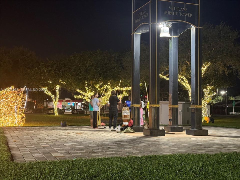 For Rent: $1,999 (2 beds, 1 baths, 900 Square Feet)