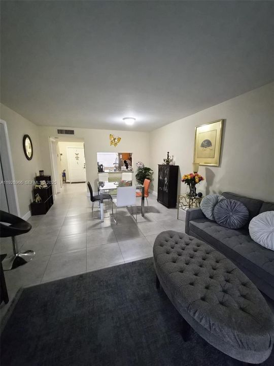 На продажу: $249,000 (2 спален, 2 ванн, 937 Квадратных фут)