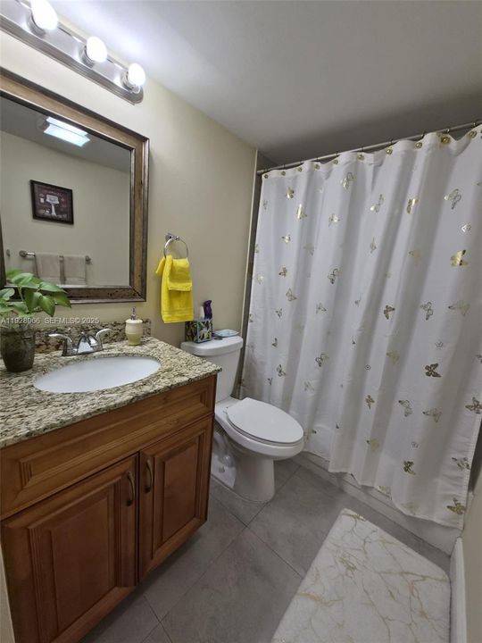 For Sale: $249,000 (2 beds, 2 baths, 937 Square Feet)