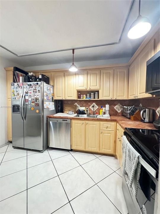 En Renta: $2,950 (2 camas, 2 baños, 1308 Pies cuadrados)