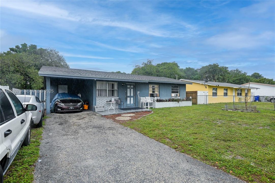 На продажу: $370,000 (3 спален, 1 ванн, 1080 Квадратных фут)