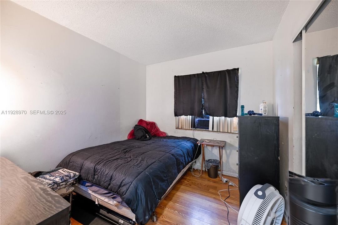 На продажу: $370,000 (3 спален, 1 ванн, 1080 Квадратных фут)