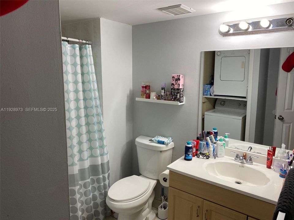 For Sale: $280,000 (2 beds, 2 baths, 1231 Square Feet)